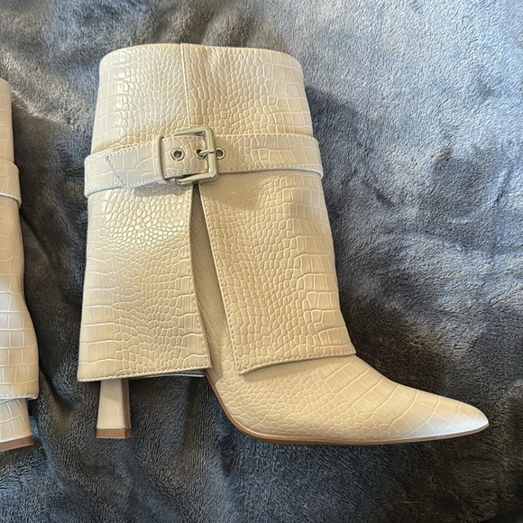 Ankle Boot - Picture 8 of 9